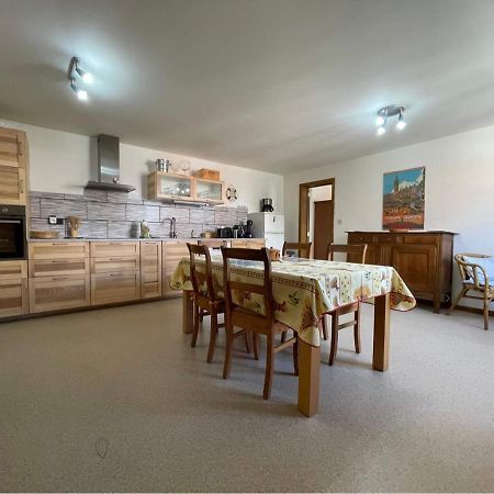 Spacieux Appartement 몽스 외부 사진