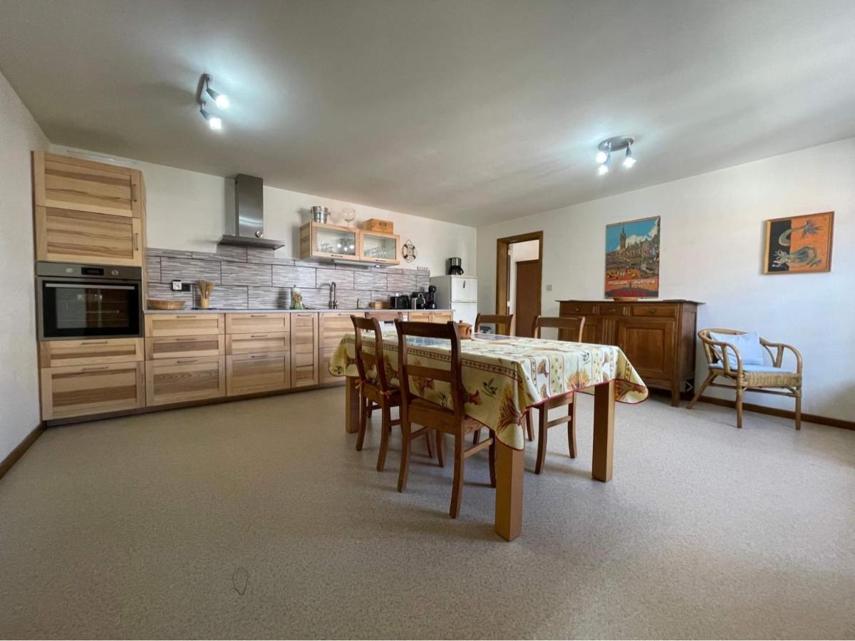 Spacieux Appartement 몽스 외부 사진
